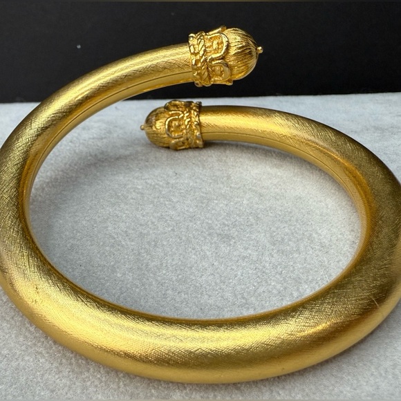 Vintage satin brushed gold bracelet - Picture 5 of 9